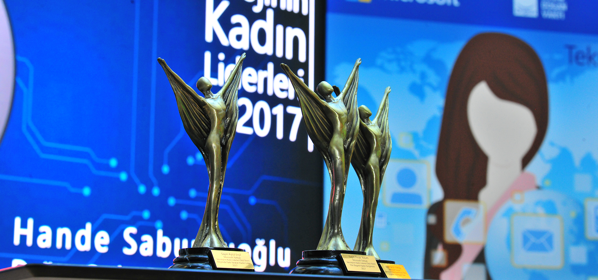 Microsoft Teknolojinin Kad�n Liderleri �d�l T�reni 2017